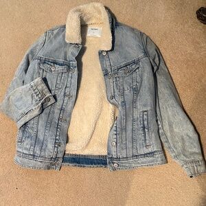 LIKE NEW women’s size small Blue Denim Jacket with Sherpa Lining
